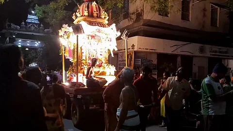 புதுச்சேரி : மணக்குள விநாயகர் கோவில் தங்கத்தேர் வீதி உலா...!