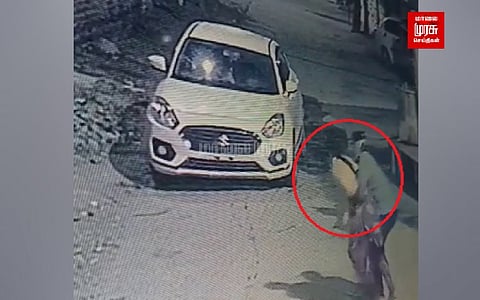 தந்தை கண் முன்னே மகள் கடத்தல்...! வெளியான சிசிடிவியால் பரபரப்பு..!