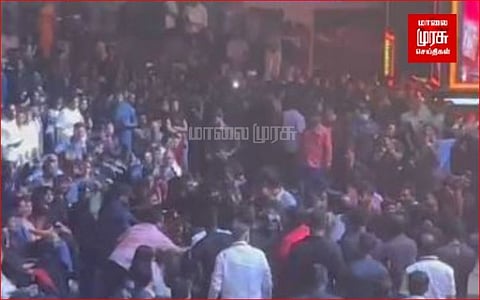 விஜய் ரசிகர்களை அடித்த பவுன்சர்கள்...சமூக வலைத்தளங்களில் வைரலாகும் வீடியோ!