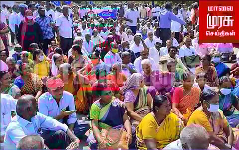 திமுக அரசு தேர்தல் அறிக்கையில் சொன்னதை செய்யவில்லை என சாலை மறியல்  - போலீசார் கைது