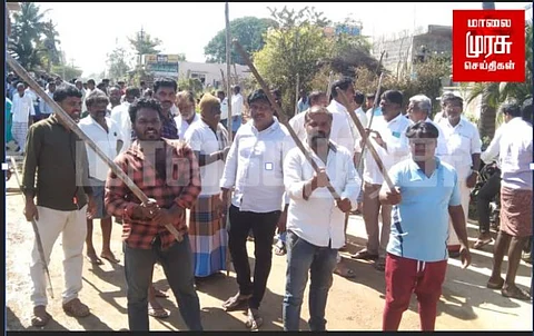 தெலுங்குதேசம் கட்சியினரின் கார்கள் மீது கல்வீச்சு