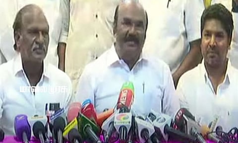 " எதிரணி என்று சொல்லும் அளவுக்கு கூட ஓபிஎஸ் அணியில் ஆட்கள் இல்லை.." - முன்னாள்  அமைச்சர்  ஜெயக்குமார்