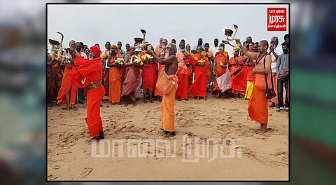 தென்பெண்ணை ஆற்றுக்கு சிறப்பு யாகம் நடத்திய சன்னியாசிகள்...