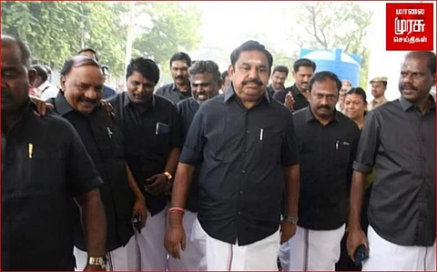 கறுப்பு சட்டை அணிந்து வந்த அதிமுக...பாதியில் வெளிநடப்பு செய்தது ஏன்?