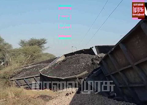 சரக்கு ரயில் தடம் புரண்டது - ரயில்களின் சேவை பாதிப்பு...