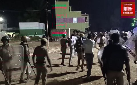 முன்னறிவிப்பின்றி காளைகளை அவிழ்த்துவிட்ட உரிமையாளர்கள்...தாறுமாறாக ஓடிய மாடுகள் முட்டியதில்...நடந்தது என்ன?