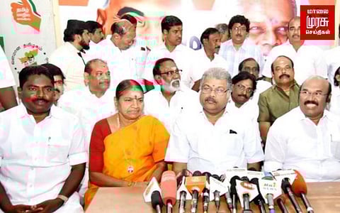 அதிமுக சின்னம் குறித்த கேள்விக்கு...ஜெயக்குமார் சொன்ன பதில் என்ன?