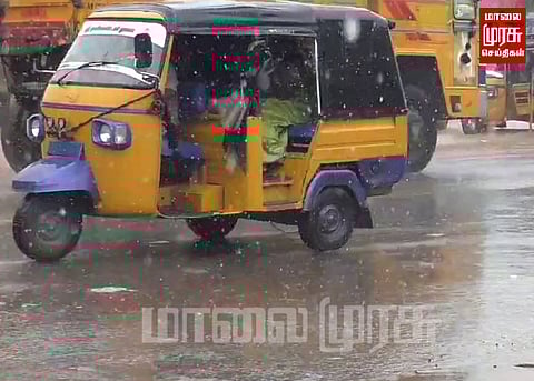 சாலைகளில் கரைபுரண்டோடிய மழைநீர்... அவதிக்குள்ளான மக்கள்...