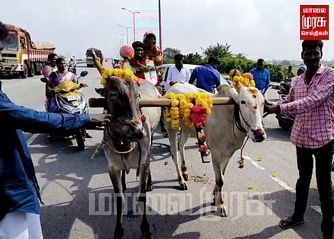 மணமகளை ரேக்ளா வண்டியில் அழைத்து சென்ற மணமகன்...
