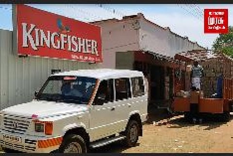 போட்டி போட்டு ஒரே ஊரில் 2 மதுபானக்கடை!!!! அதிரடி காட்டிய எஸ்.பி......