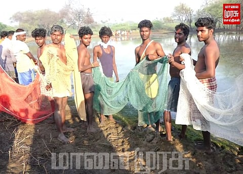 விமரிசையாக நடைபெற்ற மீன்பிடி திருவிழா...