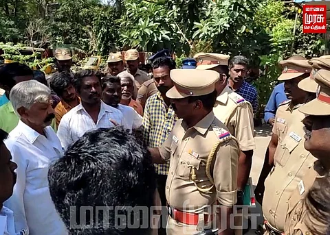 விஷம் குடித்து தற்கொலைக்கு முயற்சி செய்த மாணவிகள்...