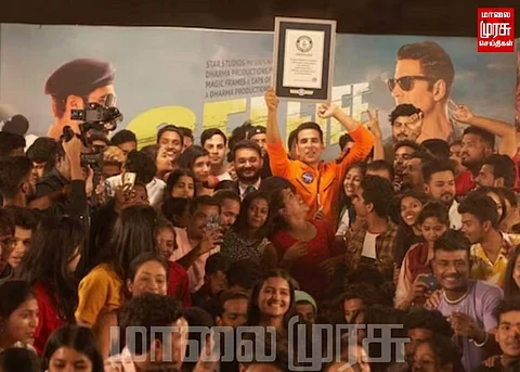செல்ஃபீ எடுத்தே சாதனை படைத்த அக்ஷய் குமார்!