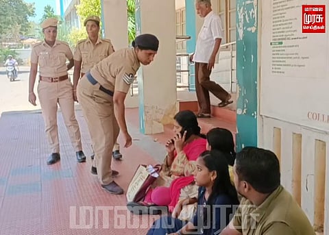 பெண் வார்டு உறுப்பினர் ஆட்சியர் அலுவலகத்தில் தர்ணா...