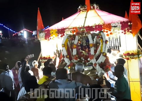 ஆயிரம் ஆண்டு பழமை வாய்ந்த கோவிலில் தெப்பத்திருவிழா...