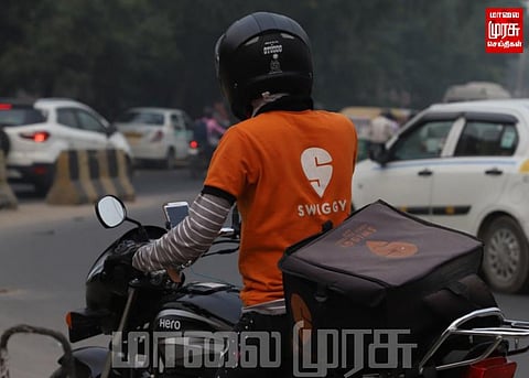 ஊதிய உயர்வு கோரி ஸ்விக்கி ஊழியர்கள் ஆர்ப்பாட்டம்...