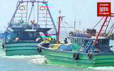 புதுக்கோட்டை மீனவர்கள் உட்பட 20 பேரை கைது செய்தது இலங்கை கடற்படை...!