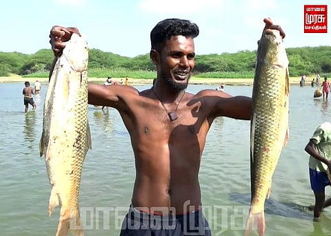 கோவில்பட்டி அருகே வெகு விமர்சையாக நடைபெற்ற மீன்பிடித் திருவிழா...