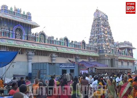 மாரியம்மன் கோயில் பூச்சொரிதல் விழாவில் பல்லாயிரக்கணக்கானோர் பங்கேற்பு...