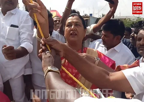 கொடியேற்றி திருமண நிகழ்ச்சியைத் துவக்கிய பிரேமலதா விஜயகாந்த்...