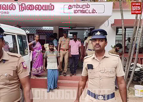 நிறுத்தி வைக்கப்பட்டிருந்த டெம்போ ட்ராவலர் வேன் திருட்டு...