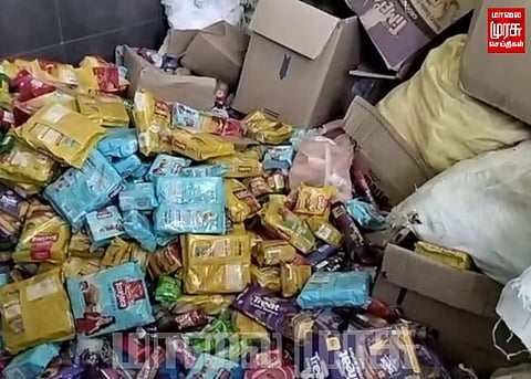 மலை போல் குவித்து வைக்கப்பட்ட காலாவதியான ஸ்நாக்ஸ்...