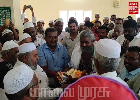 குடமுழுக்கு விழாவிற்கு வருகை தர இருக்கும் இஸ்லாமியர்கள்...