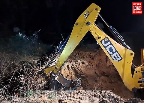 40 அடி கிணற்றில் விழுந்த 2 கரடிகள்... 8 மணி நேரமாக போராடிய அதிகாரிகள்...