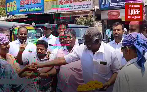 தமிழ்நாடு முழுவதும் அதிமுகவினர் இனிப்புகள் வழங்கி கொண்டாட்டம்...!