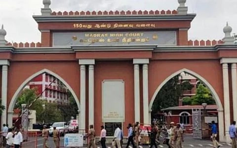 300 ரூபாய் லஞ்சம்... ஓராண்டு சிறை தண்டனை!!