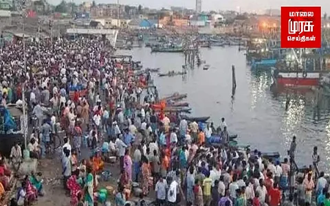 மீன்பிடி தடைக்காலம் அமல்; காசிமேட்டில் குவிந்த மீன் பிரியர்கள்...!