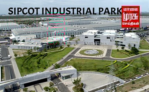 நாமக்கல் அருகே சிப்காட் அமைக்க எதிர்ப்பு .......விவசாயிகள் மனுக்களை மாலையாக அணிந்து வந்து முற்றுகை ...!