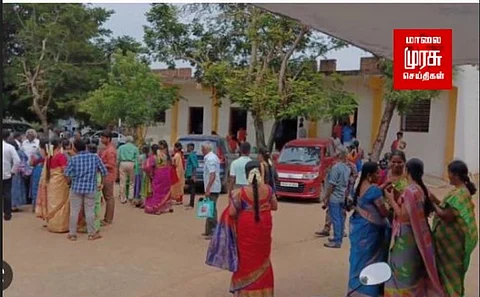 35 ஆண்டுகளுக்கு பின்பு மாணவ மாணவியர்கள் சந்திப்பு