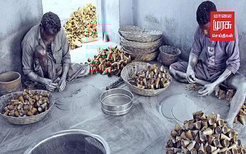 சிவகாசி பட்டாசு தொழிற்சாலையில் தீ விபத்து...! 2 அறைகள் இடிந்து தரைமட்டம்...!!