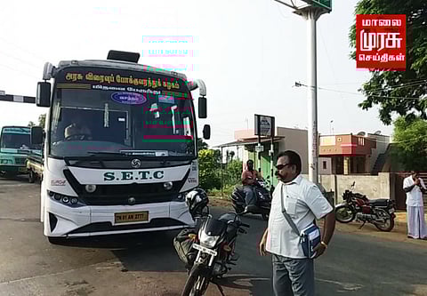 நிற்காமல் சென்ற அரசு பேருந்து..! பஸ்ஸோடு சேர்த்து ரயிலுக்கும் டஃப் கொடுத்த ராணுவ வீரர்..!