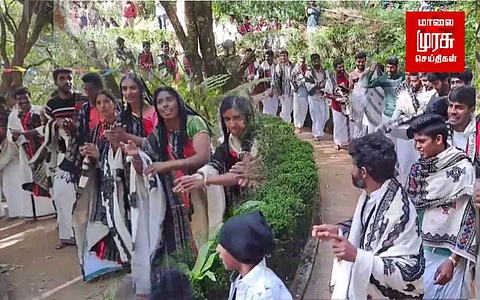 பழங்குடியின மாணவி நீட் தேர்ச்சி: ஊர் மக்கள் கொண்டாட்டம்!