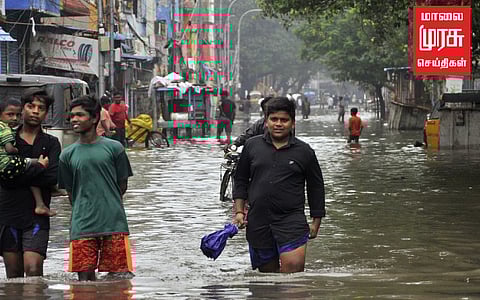 பல்வேறு இடங்களில் கனமழை; இயல்பு வாழ்க்கை பாதிப்பு!