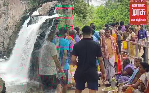 ஒகேனக்கல்லில் குவிந்த சுற்றுலா பயணிகள்!