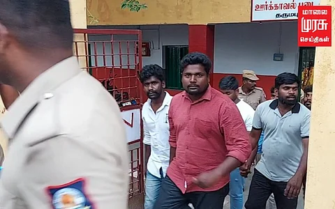 யூ-டியூப் சேனலில் பார்வையாளரை அதிகரிக்கும் போட்டி; வாலிபரை கடத்தியவர்கள் கைது!