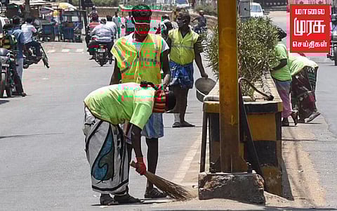 பணி நிரந்தரம் வேண்டி...தலைமைச் செயலகம் முன்பு தூய்மை பணியாளர்கள் சாலை மறியல்!