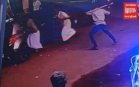 தவறை தட்டி கேட்ட இளைஞருக்கு, சமூக விரோதிகளின் சரமாரி பரிசு!!