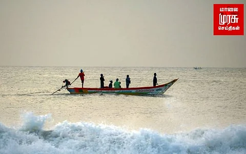 மீனவர்கள் மீது இலங்கை கடல் கொள்ளையர்கள் தாக்குதல்!