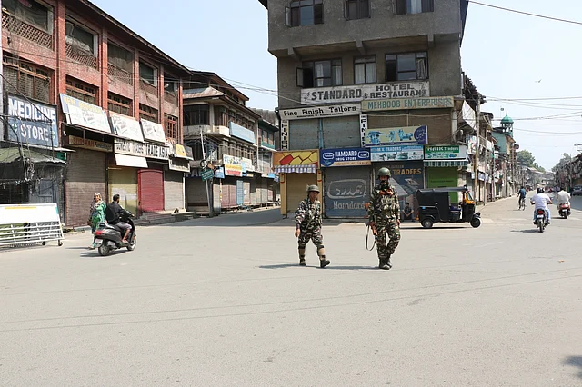 आर्टिकल 370 हटने के बाद श्रीनगर में तैनात सुरक्षाबल