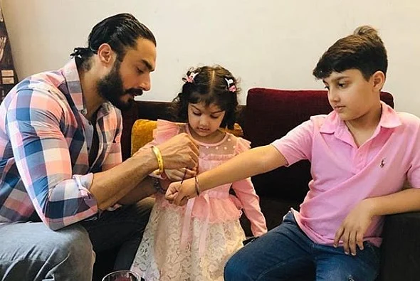 बच्चों संग क्लालिटी टाइम बिताते अविनेश रेखी