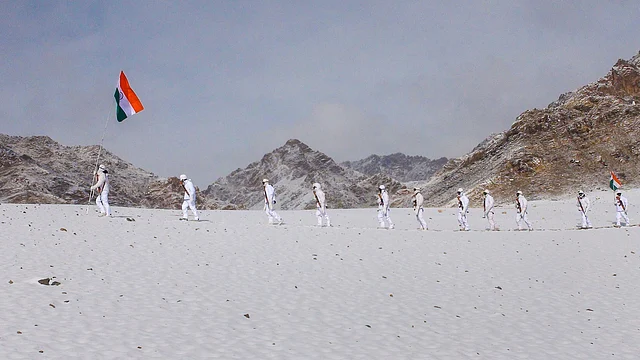 लद्दाख में 17,000 फुट की ऊंचाई पर ITBP के जवानों ने भी मनाया 71वें गणतंत्र दिवस का जश्न. 