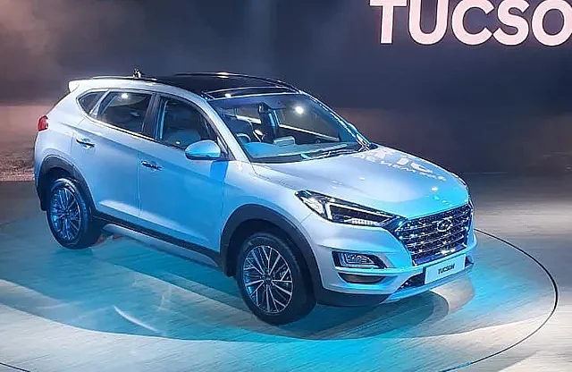 नया 2020 टुसों 2.0 लीटर पेट्रोल और डीजल बीएस6 इंजन के साथ है