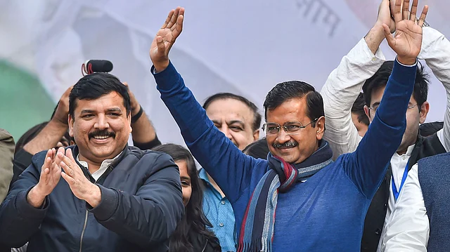 राजनीति में उतरने के केजरीवाल के पहले ही प्रयास से यह साफ हो गया था कि केजरीवाल में राष्ट्रीय महत्वाकांक्षा है