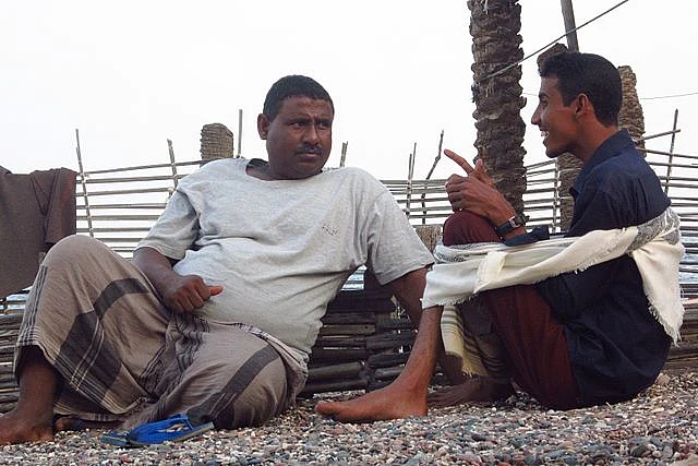 Soqotri men in conversation (Gerri & Bonni/Flickr/Wikimedia Commons)