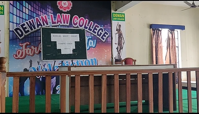 Why Muslim Law Student’s Classmates Are Against Her And How A Batch Is Getting A Taste Of Minorityism