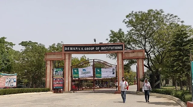 Why Muslim Law Student’s Classmates Are Against Her And How A Batch Is Getting A Taste Of Minorityism